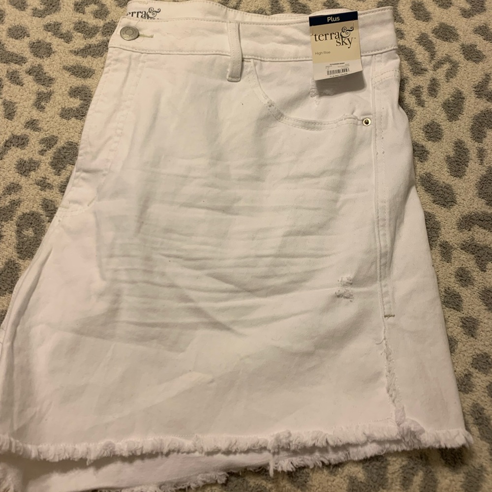 white terra and sky shorts